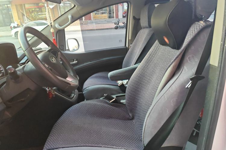 Used JAC Refine M4 2019 Business & Travel Series 2.0L Manual Comfort Model China VI