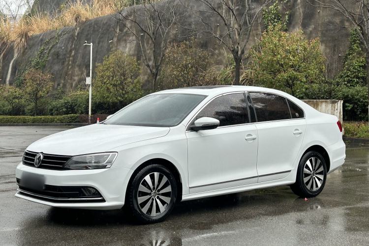 Used Volkswagen Sagitar 2017 180TSI Automatic Luxury Edition