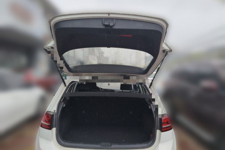 Used Volkswagen Golf 2017 230TSI Automatic Comfort Edition – Celebrating Milestone of One Million Units Trunk