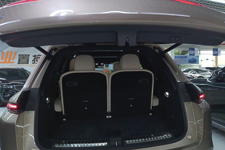 Used Li Auto L8 2023 Pro Model Trunk