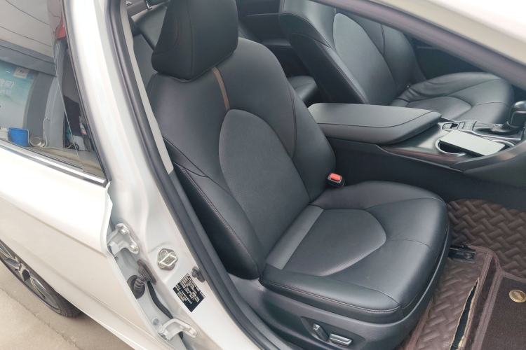 Used Toyota Camry 2021 2.5G Luxury Edition Right Front Seat