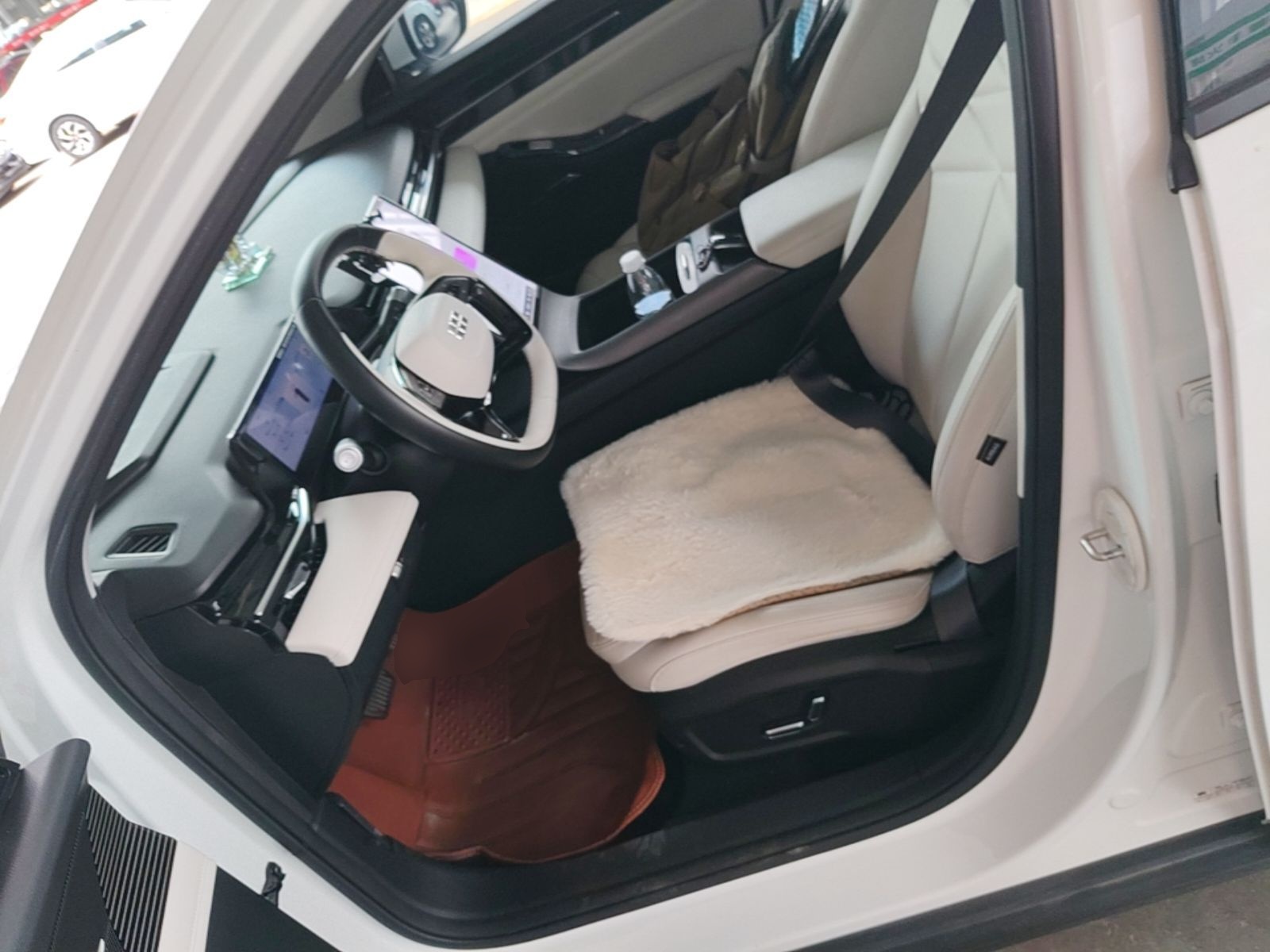 Geely Galaxy L6 2023 125km MAX — снимка 17