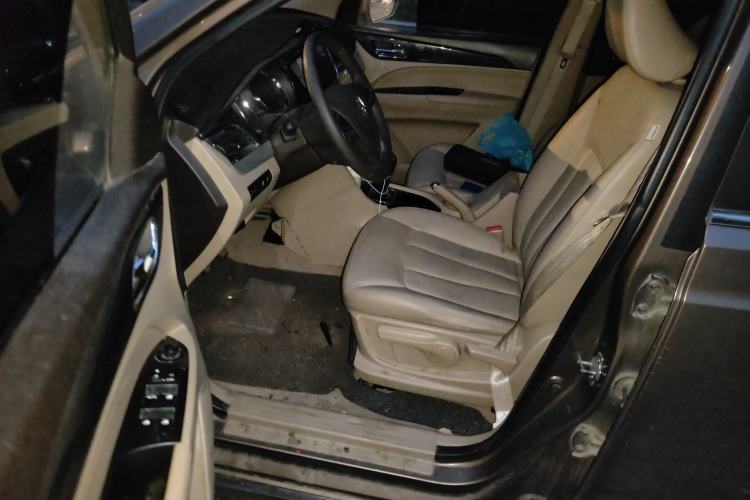 Used Baojun 730 2016 1.5L Manual Comfort Version 7 Seats China V Emission Standard Driver Seat