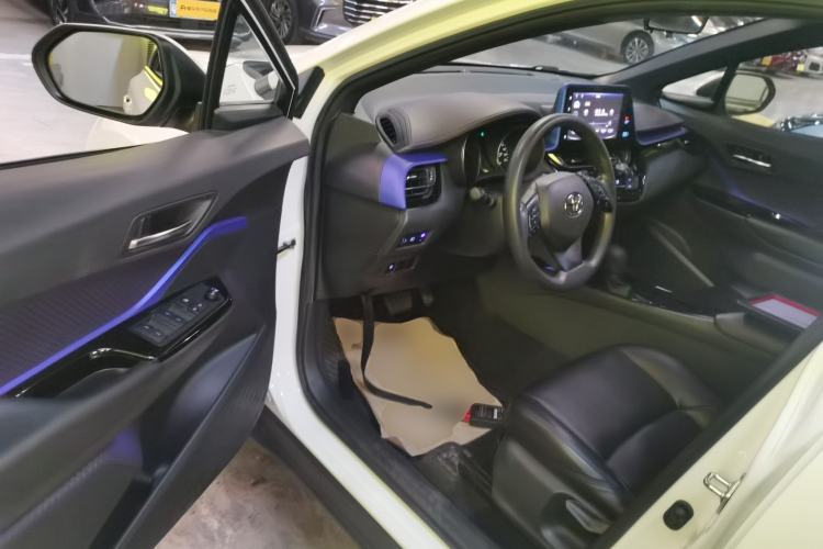 Used Toyota IZOA 2020 2.0L Enjoy Edition
