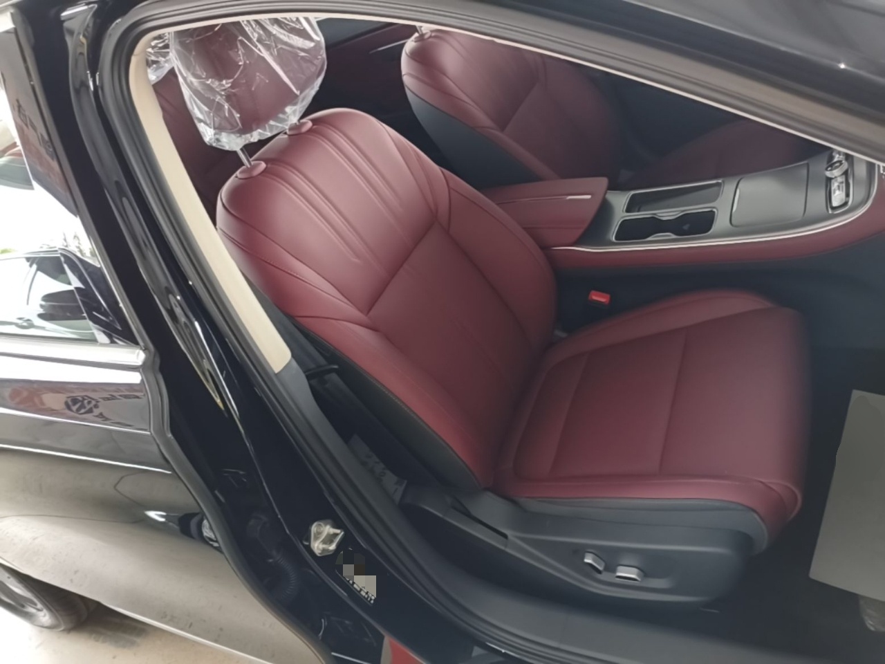 Hongqi H5 2026 Model 1.5T DCT Qi Yun Pro Edition — снимка 19
