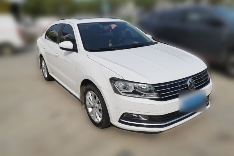Used Volkswagen Lavida 2015 1.6L Automatic Comfort Edition
