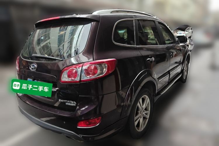 Used Hyundai Santa Fe Classic 2011 2.4 Comfort Edition 7-Seater Two-Wheel Drive