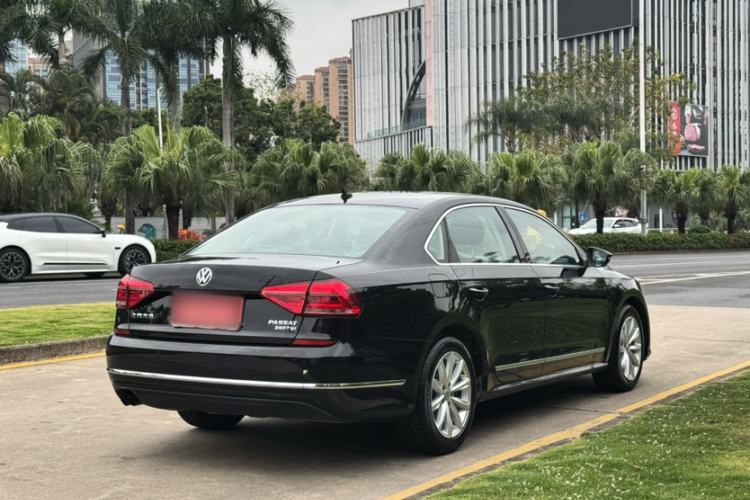 Used Volkswagen Passat 2017 280TSI DSG Luxury Edition Exterior 8