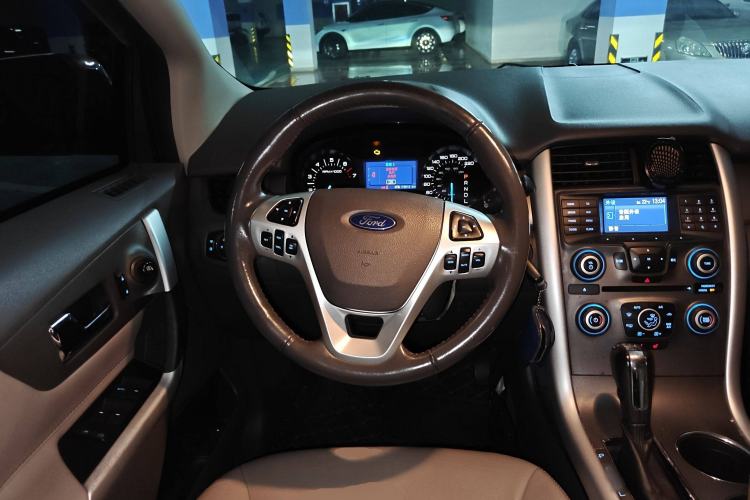 Used Ford Edge 2012 2.0T Elite Sunroof Edition Steering Wheel