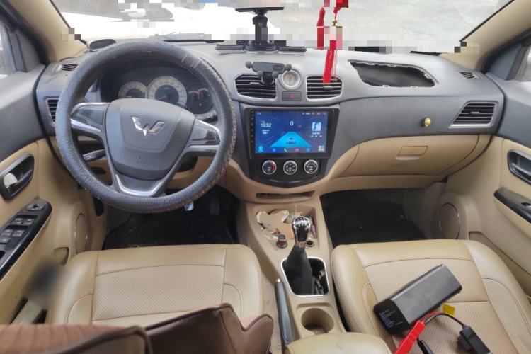 Used Wuling Hongguang 2014 1.5L S Comfort Model
