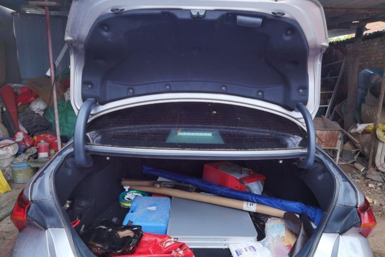 Used Toyota Avalon 2019 Dual-Engine 2.5L XLE Prestige Version China VI Standard
