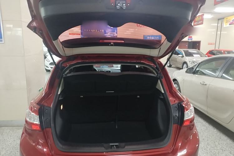 Used Nissan Tiida 2016 1.6L CVT Cool Dynamic Edition
