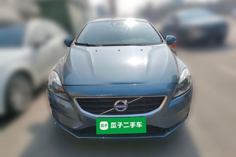Used Volvo V40 2013 2.0T Zhiyi Edition Front