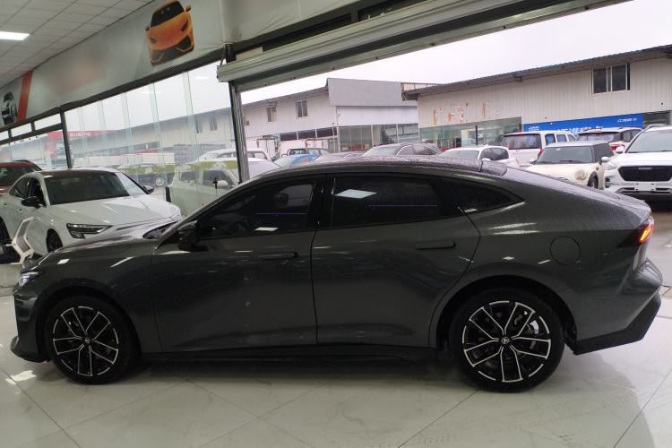 Used Changan UNI-V iDD 2024 Blue Whale Smart Electric iDD 136km ZhiKu Model