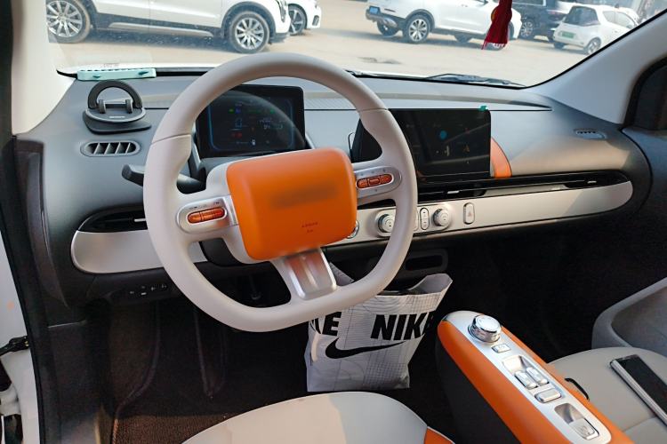 Used CHANGAN NEVO Lumin 2025 301km Honey Dew Edition Center Console