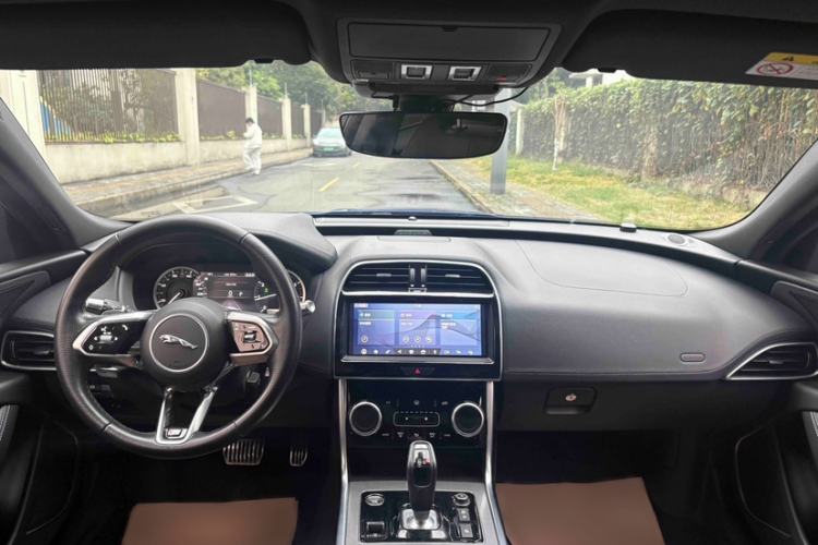 Used Jaguar XEL 2020 2.0T 200 PS R-DYNAMIC S Advanced Sport Edition Interior 2