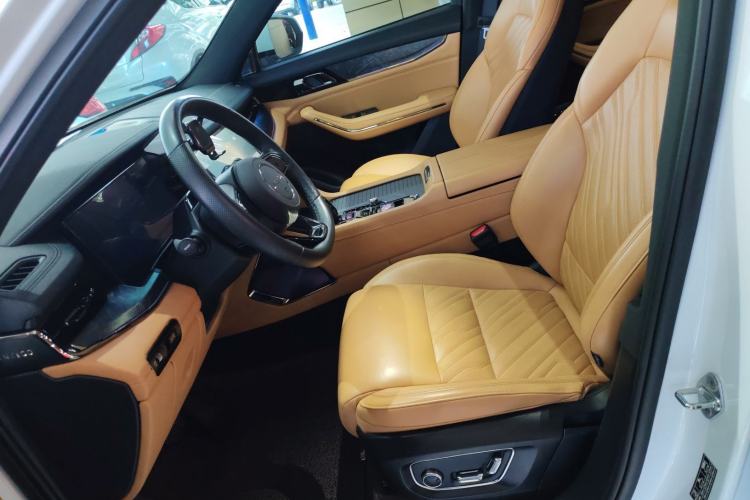 Used Lynk & Co 09 2021 2.0T Halo Six-Seater
