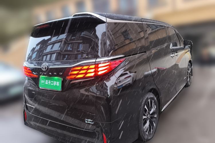 Used Toyota Alphard 2024 Dual-Engine 2.5L Deluxe Edition