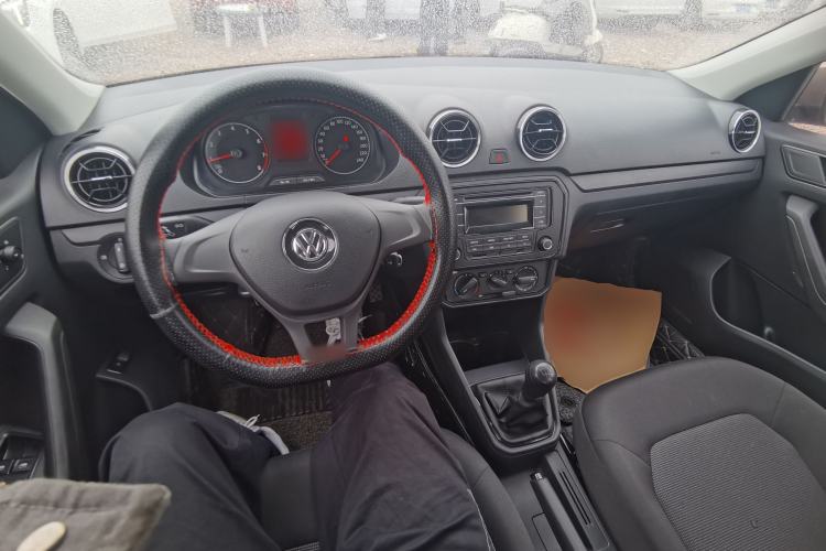 Used Volkswagen Jetta 2017 1.4L Manual Fashion Edition Center Console