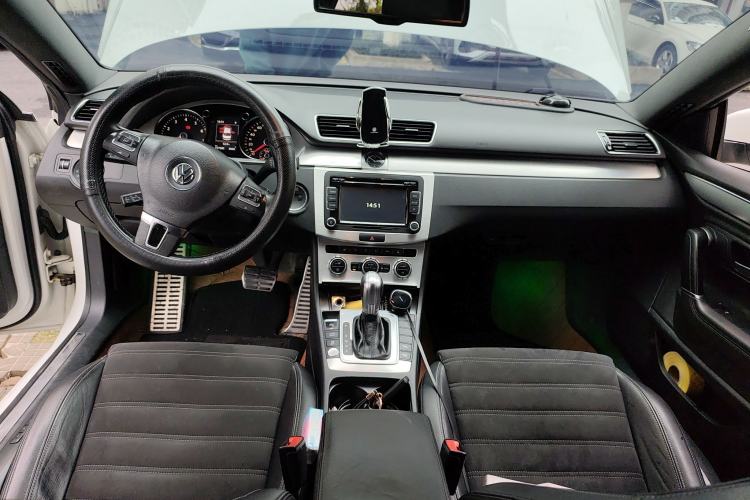 Used Volkswagen FAW-Volkswagen CC 2015 2.0 TSI Luxury Model Center Console