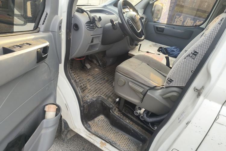 Used SAIC MAXUS Xintu V80 2021 2.0T Manual Classic City Delivery King Long Wheelbase High Roof 3 Seats
