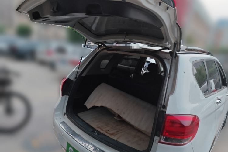 Used Haval H6 2015 Upgraded Model 1.5T Manual Two-Wheel Drive Elite Version Trunk