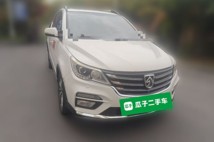 Used Baojun 560 2017 Rhythmic Edition 1.5T Manual Premium Model Front Right 45 Deg