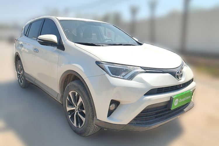 Used Toyota RAV4 2016 2.0L CVT Two-Wheel Drive Comfort Edition China V Standard Front Right 45 Deg
