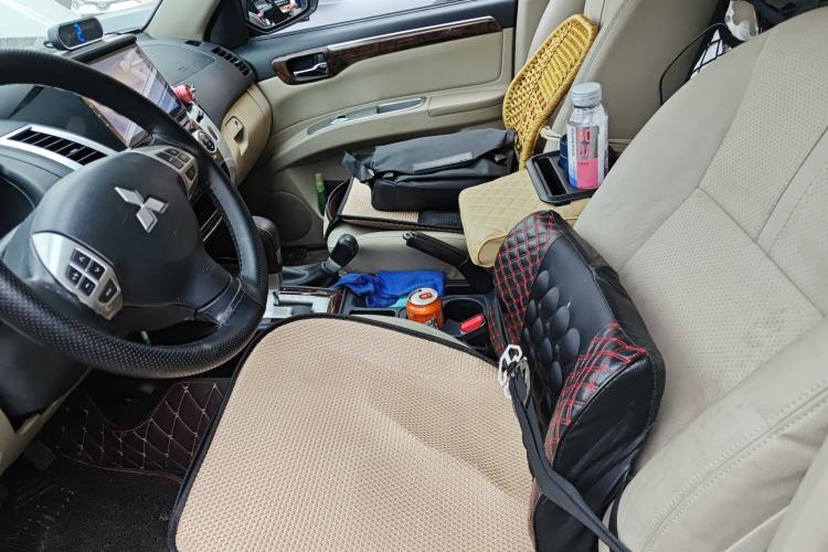 Used Mitsubishi Pajero Sport 2013 3.0L Automatic 4x4 Flagship Edition Left Front Seat