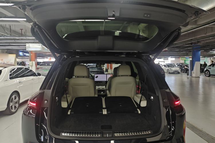 Used Li Auto L8 2023 Pro Model
