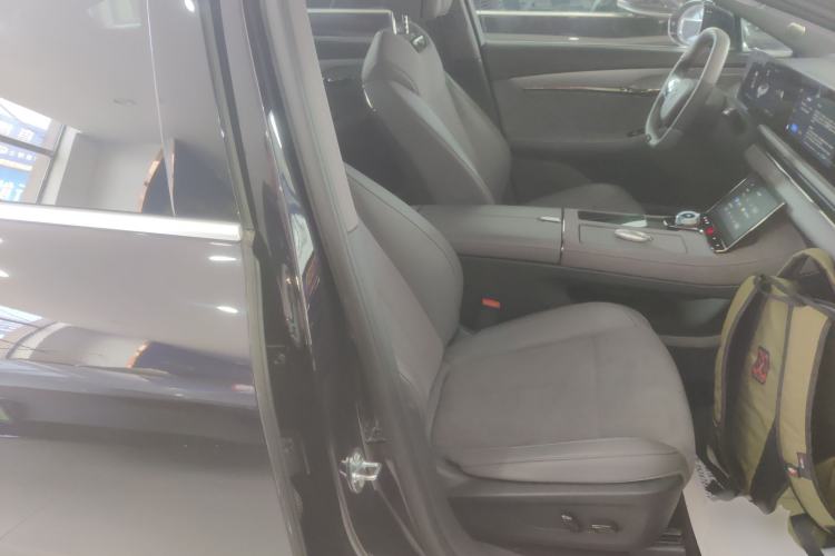 Used VOYAH PASSION 2024 PHEV Four-Wheel Drive Ultra-Long Range Flagship Model
