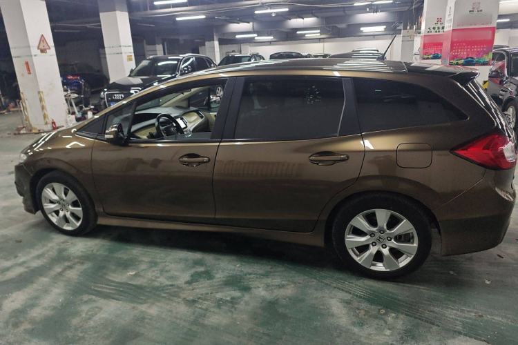 Used Honda Jade 2013 1.8L automatic Comfort version 5 seats