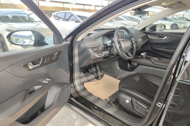 Used Hongqi E-QM5 2022 431 km Charge & Enjoy Edition Driver Seat