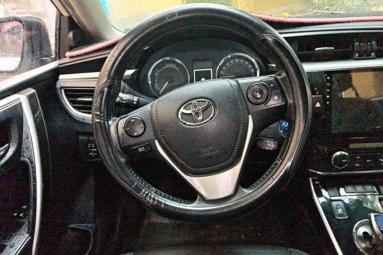 Used Toyota Corolla 2016 Dual-Engine 1.8L E-CVT Elite Edition