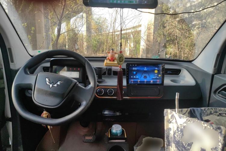 Used Wuling Hongguang MINIEV 2020 Lite Version Lithium Iron Phosphate Center Console