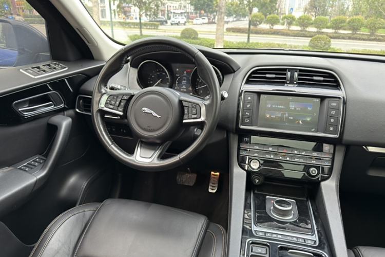 Used Jaguar F-PACE 2018 2.0T Four-Wheel Drive Urban Luxury Edition

