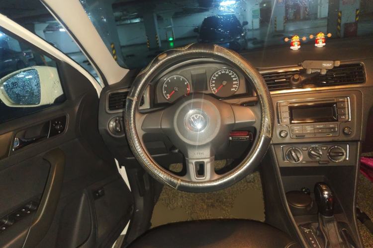 Used Volkswagen Santana 2015 1.6L Automatic Comfort Edition
