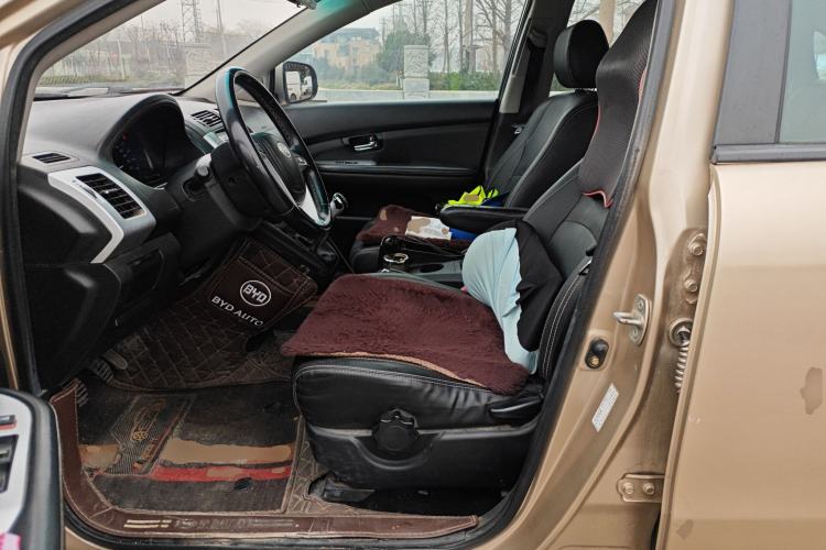 Used BYD S6 2014 2.0L Manual Luxury 5-Seater
