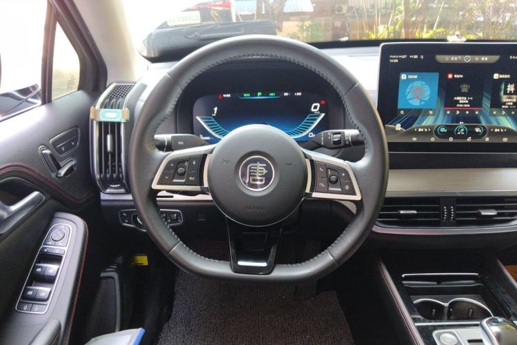 Used BYD Tang New Energy 2018 DM 2.0T All-Wheel Drive Smart Connectivity Luxury Model 7 Seats China V Emission Standard