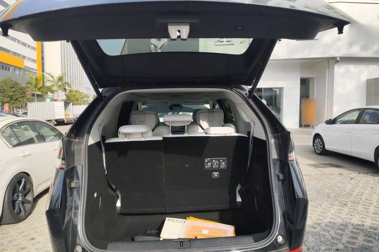 Used XPeng X9 2024 702 Ultra-Long Range Max