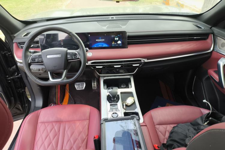 Used JETOUR X70 PLUS 2023 1.5T DCT Brave PLUS 5-Seater Center Console