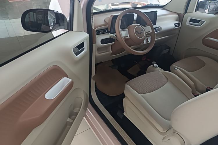 Used Wuling Hongguang MINIEV 2024 3rd Generation 215km Advanced Version
