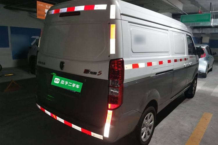 Used Jinbei New Hiace S 2023 1.5L Wealth Edition Van 2/5-Seater Air-Conditioned Model SWC15M
