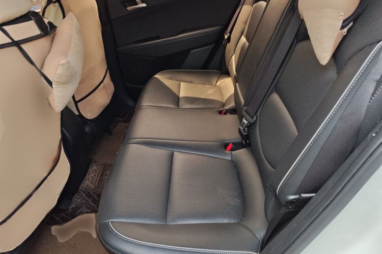 Used Hyundai ix25 2015 1.6L Automatic Two-Wheel Drive Smart GLS Trim Interior 4