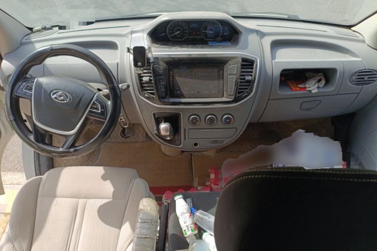 Used SAIC MAXUS Xintu V80 2019 2.5T Classic Version 6-Speed Manual – Aoyuntong Modified Long Wheelbase Mid-Height 7-Seater Center Console