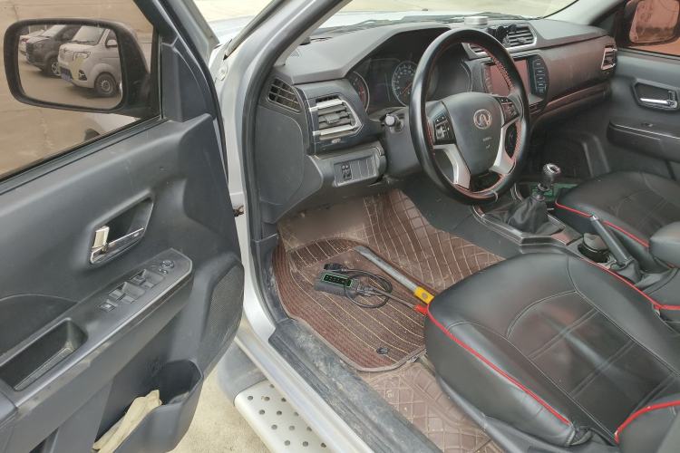 Used Great Wall Wingle 5 2017 2.0T European Version Diesel Two-Wheel Drive Elite Plus Big Double-Cab GW4D20D Driver Seat