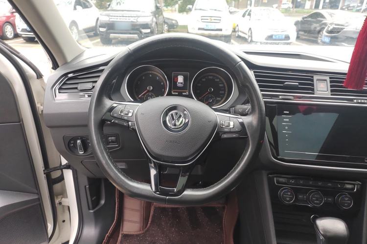 Used Volkswagen Tiguan L 2020 330TSI Automatic Two-Wheel Drive Smart Luxury Edition China VI Standard Steering Wheel