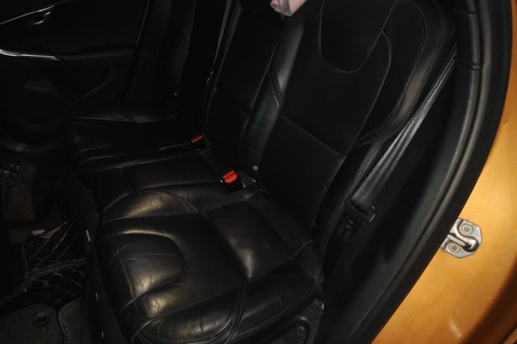 Used Volvo V40 2013 2.0T Zhiya Edition Left Rear Seat