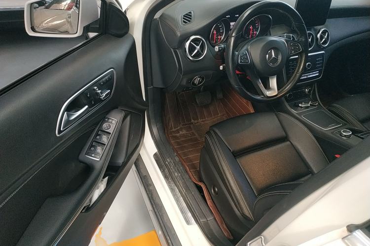 Used Mercedes-Benz GLA 2018 GLA 200 Fashion Model Driver Seat