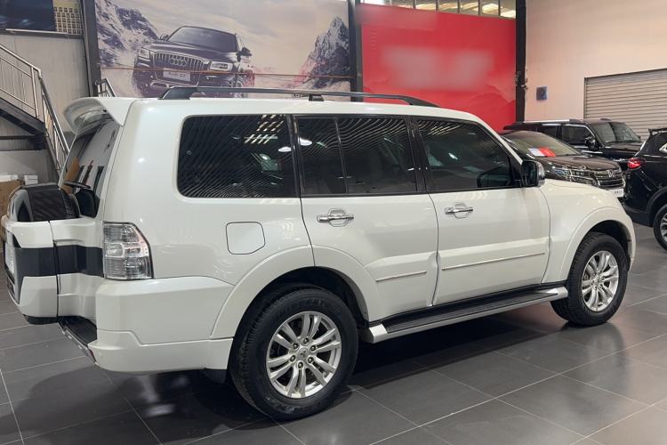 Used Mitsubishi Pajero 